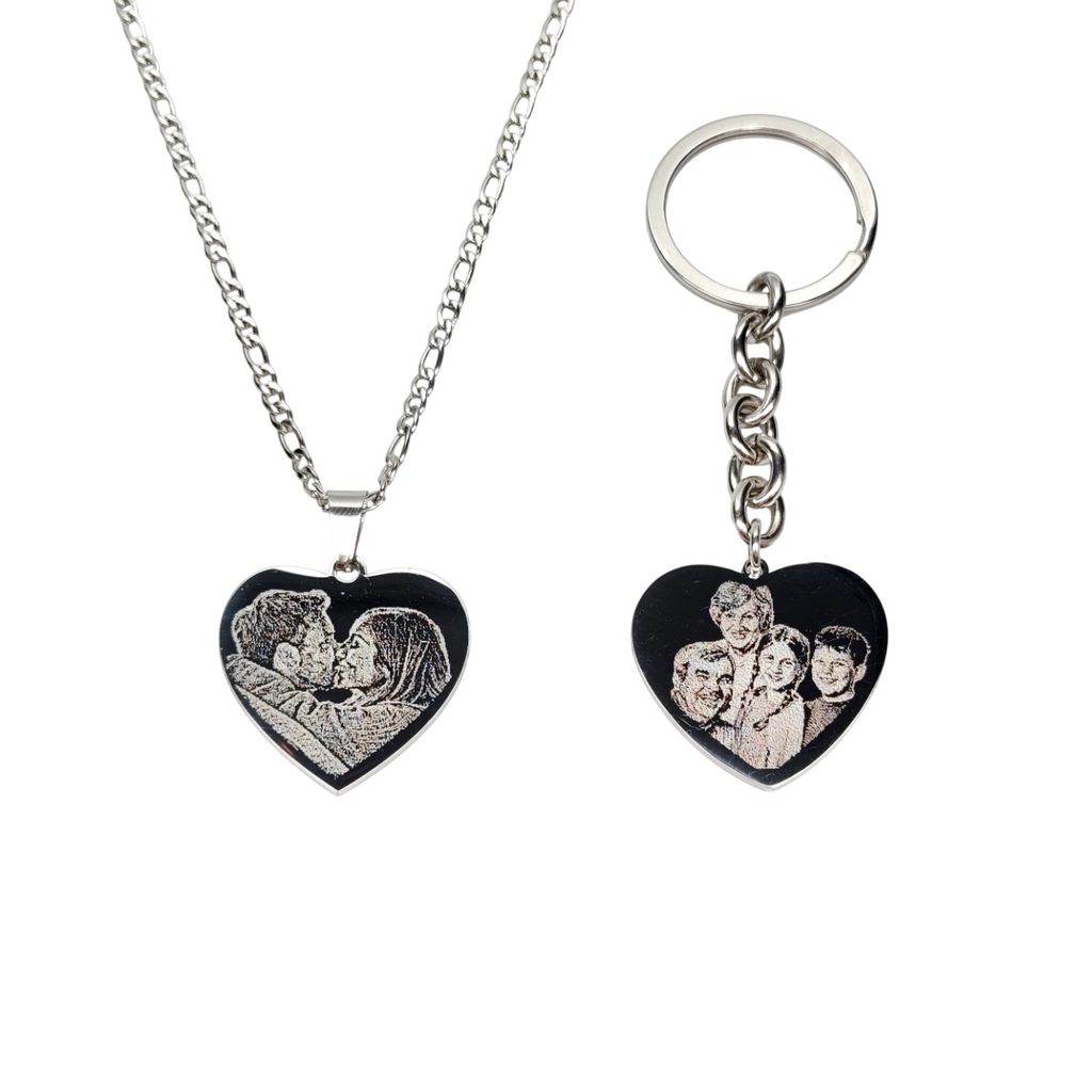 Set Fotoincisione Cuore Grande in Acciaio – Collana e Portachiavi Personalizzati